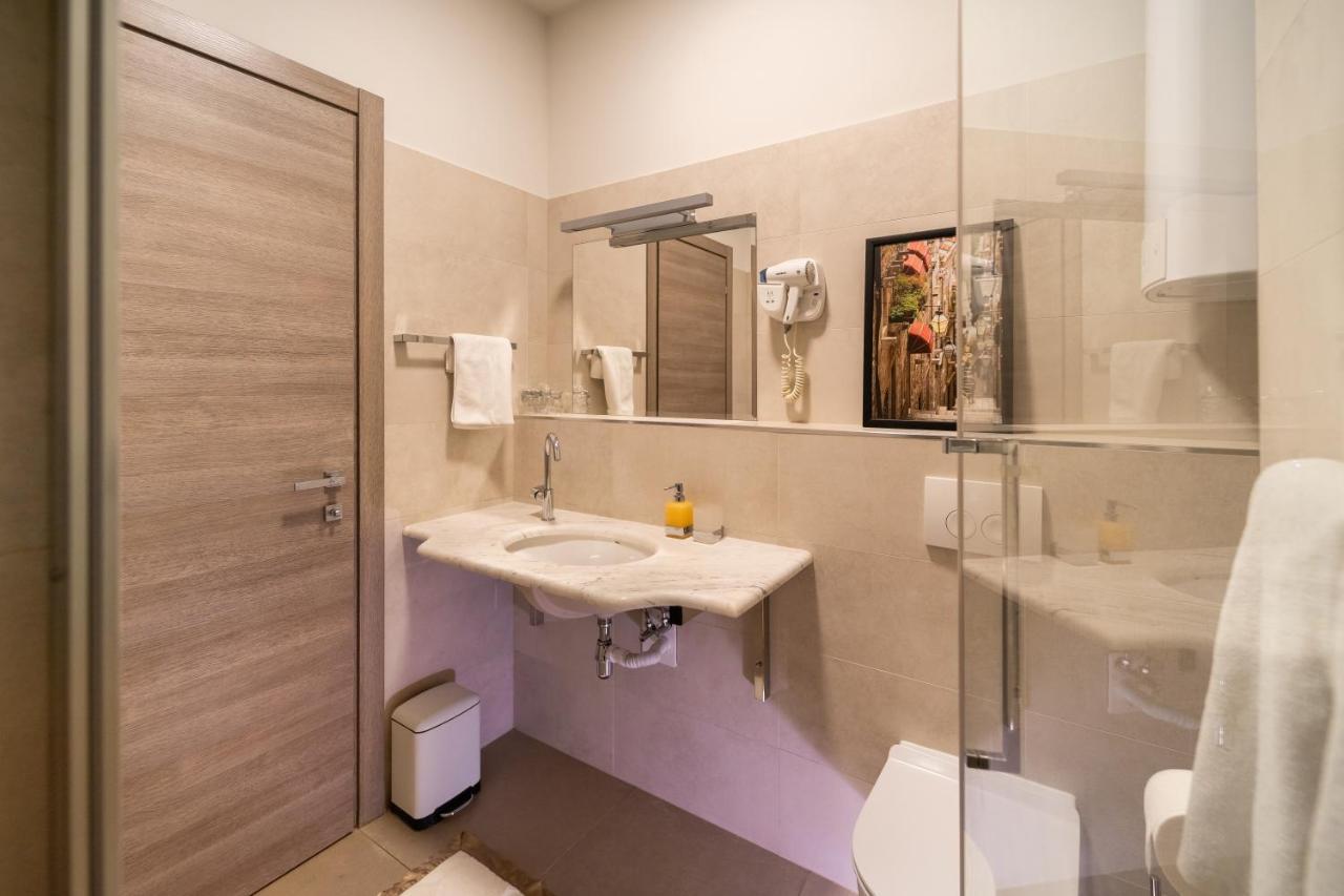 Tifani Luxury Rooms 2 Split Buitenkant foto