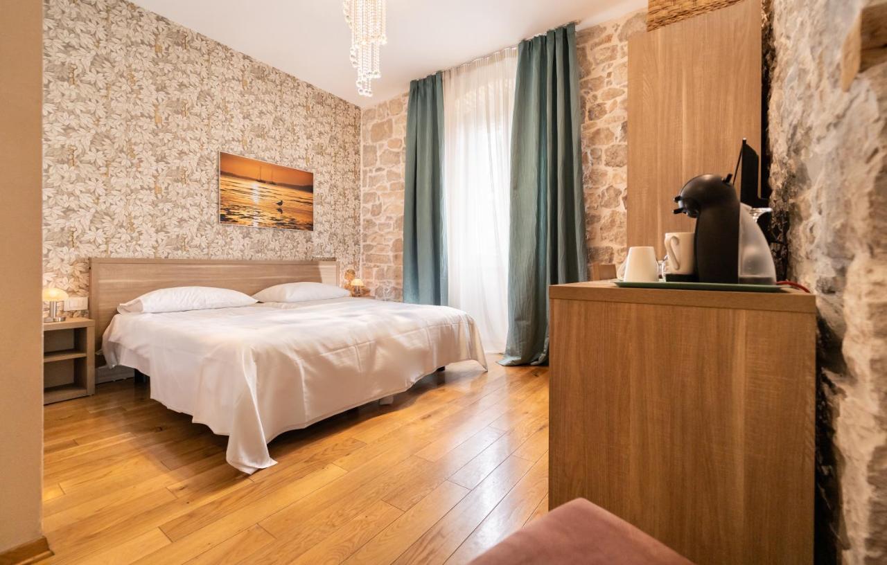 Tifani Luxury Rooms 2 Split Buitenkant foto