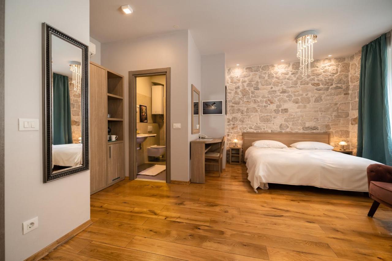Tifani Luxury Rooms 2 Split Buitenkant foto