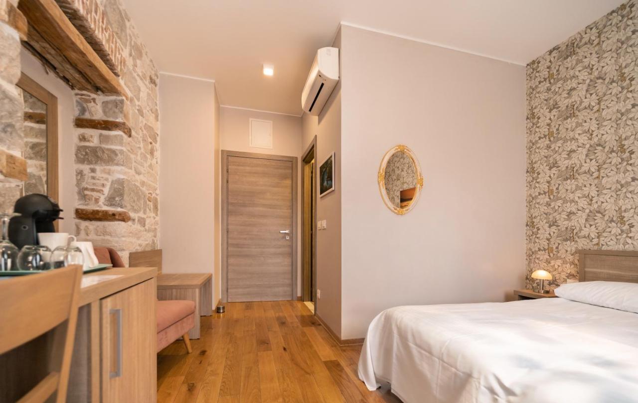 Tifani Luxury Rooms 2 Split Buitenkant foto