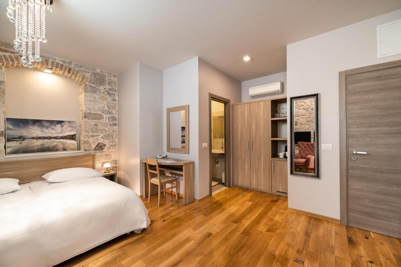 Tifani Luxury Rooms 2 Split Buitenkant foto